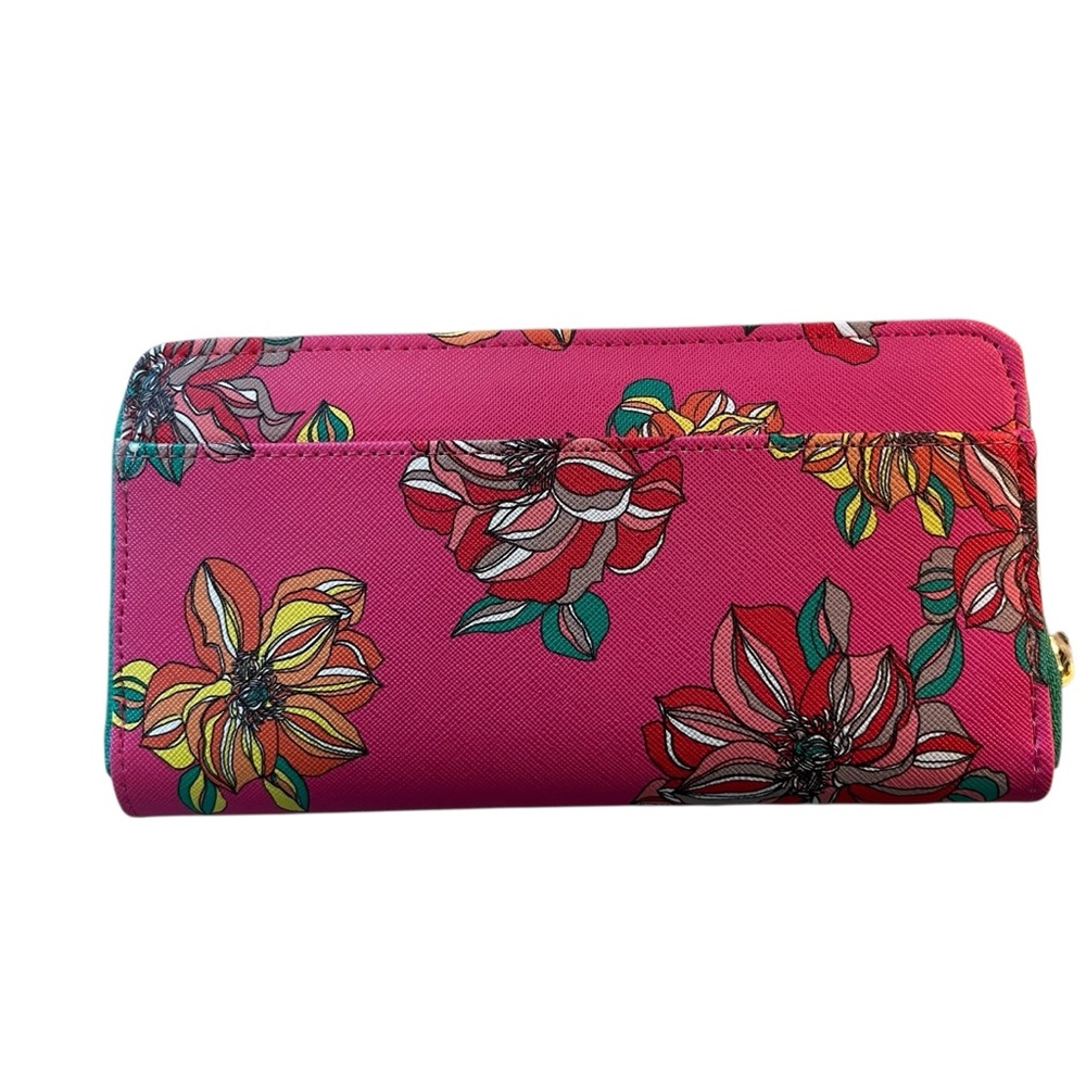 🆕 Trina Turk floral Wallet